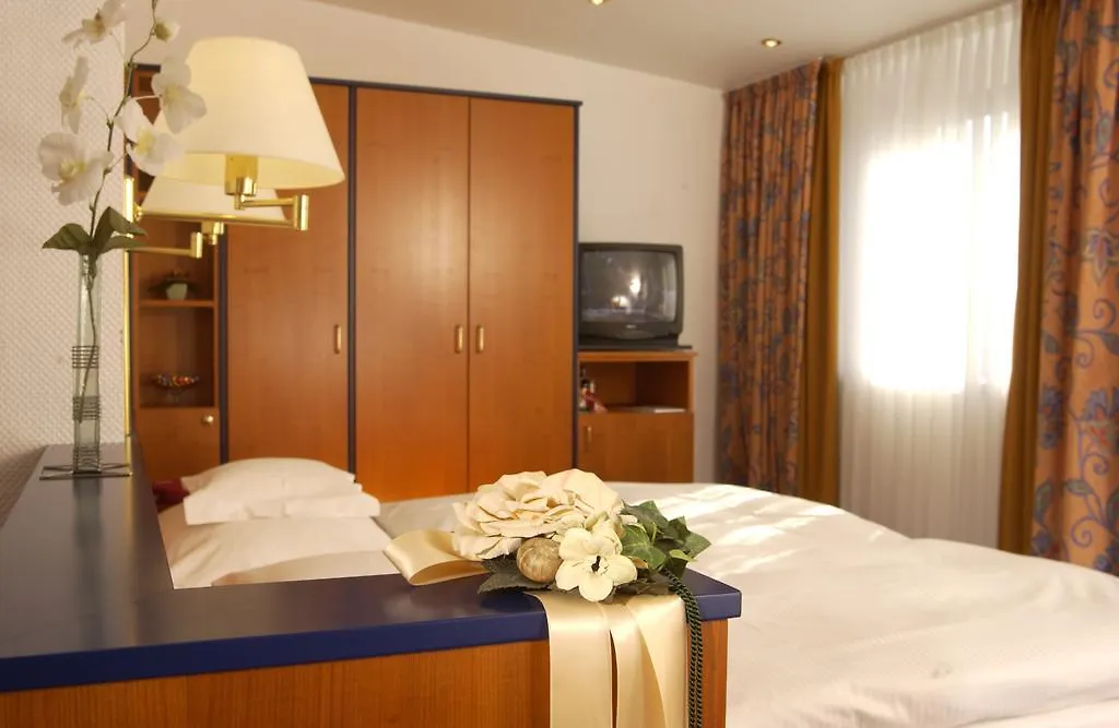 Hotel Spiegel Cologne 4*,